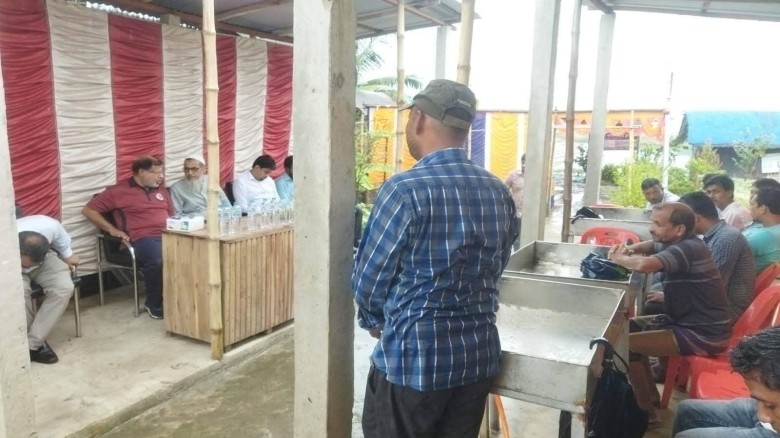 পাইকগাছায় চিংড়ি চাষিদের সঙ্গে মৎস্য সচিবের মতবিনিময়