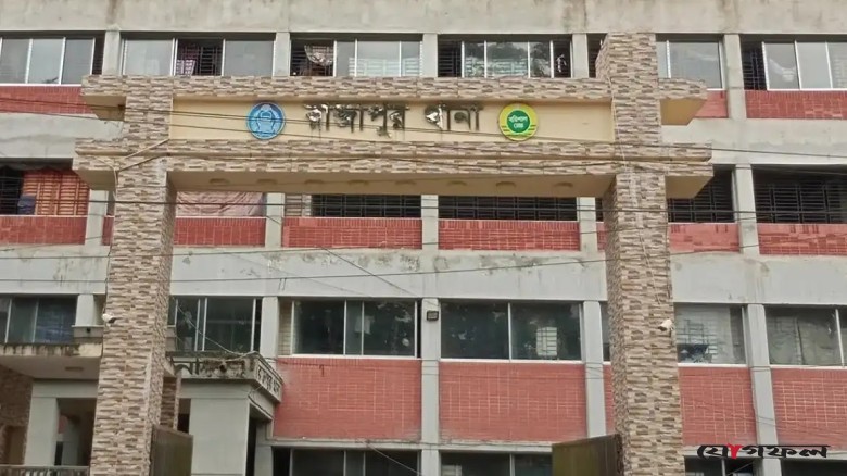 চুরি করতে এসে গৃহবধূর কামড়ে আঙুল হারাল চোর