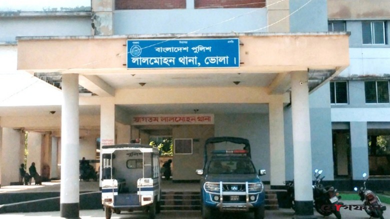 স্কুল থেকে বাড়ি ফেরার পথে অটোরিকশার চাপায় শিশুর মৃত্যু