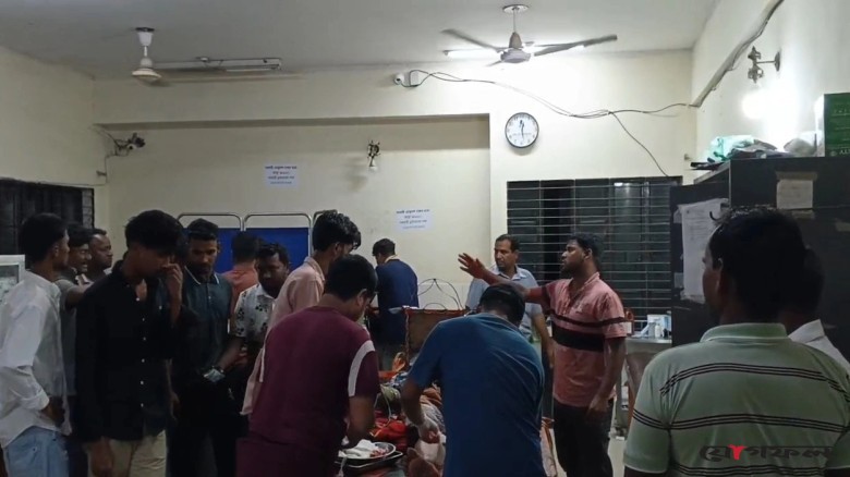 জাজিরায় পাট কাটার শ্রমিক নিয়ে সংঘর্ষ, আহত ১০