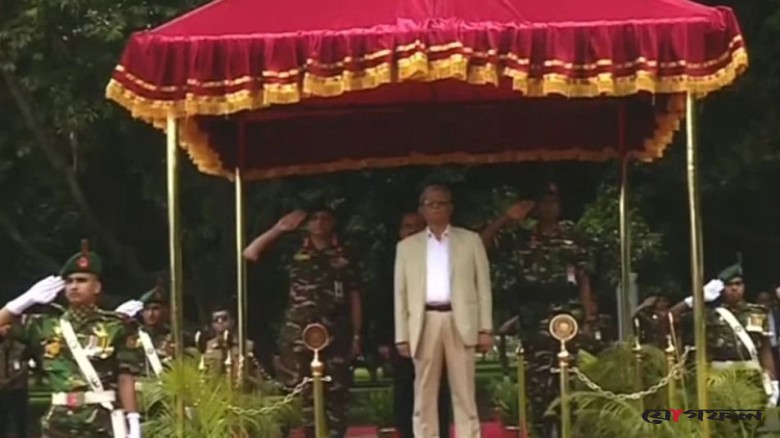 বঙ্গভবনে রাষ্ট্রপতি মির্জা ফখরুলকে গার্ড অব অনার
