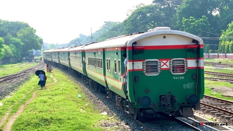 আড়াই ঘণ্টা পর রাজশাহীর সঙ্গে সারা দেশের রেল যোগাযোগ স্বাভাবিক
