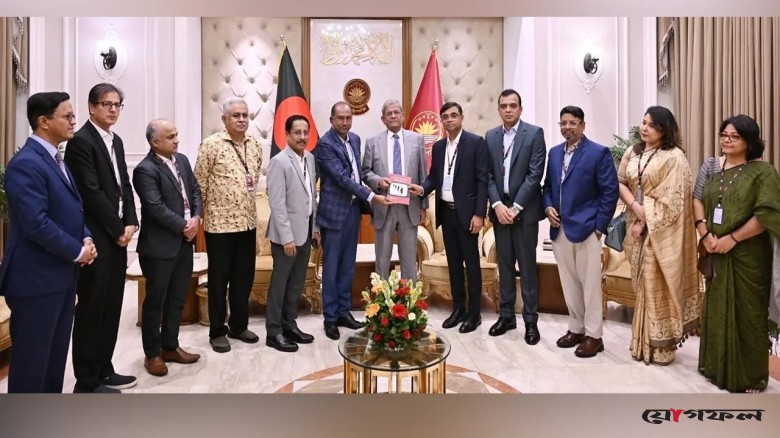 জনআস্থা ধরে রেখে সাংবাদিকদের দায়িত্ব পালনের আহ্বান রাষ্ট্রপতির