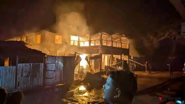 গৌরীপুরের ঐতিহ্যবাহী ঝলমল সিনেমা হলে ভয়াবহ আগুন