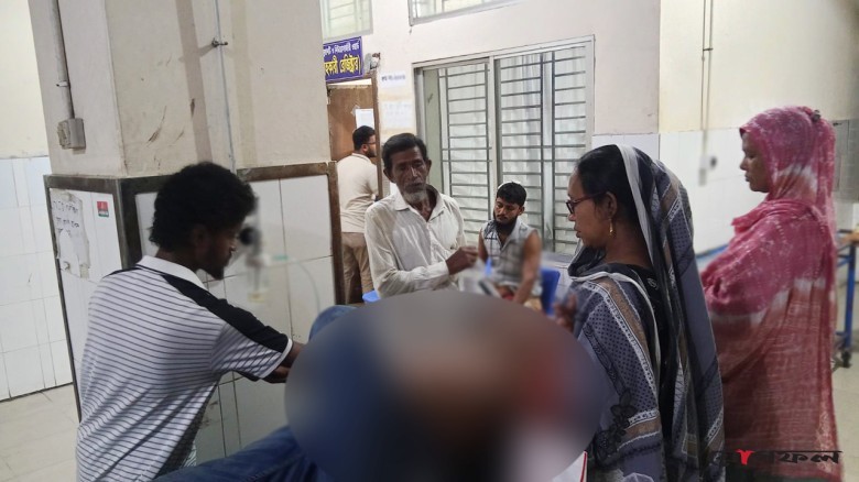 সারের ডিলারশিপে অনিয়মের অভিযোগ, ফরিদপুরে যুবদল নেতাকে পিটিয়ে আহত