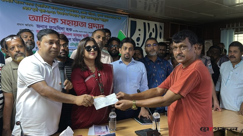 পাইকগাছায় ১৫১ পূজামণ্ডপে আর্থিক সহায়তা; সম্প্রীতি রক্ষার আহ্বান এমপি ফাহমিদা হকের
