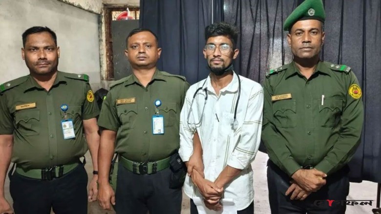 ঢামেকের জরুরি বিভাগে ভুয়া চিকিৎসক পরিচয়ে যুবক আটক