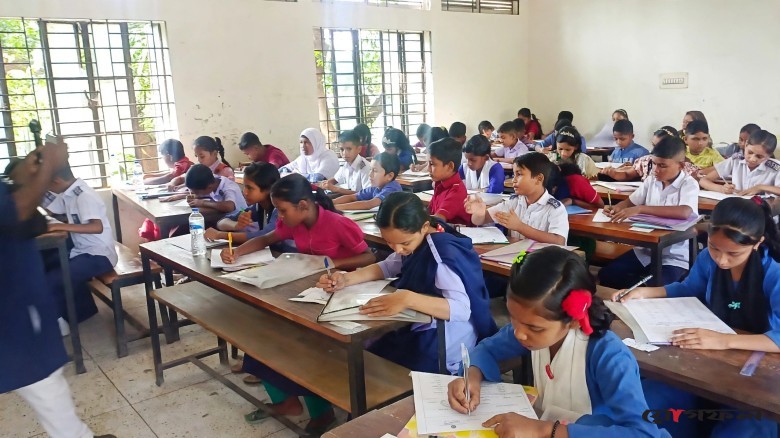 প্রায় হাজার শিক্ষার্থীর অংশগ্রহণে বিশ্বম্ভরপুরে মেধাবৃত্তি পরীক্ষা