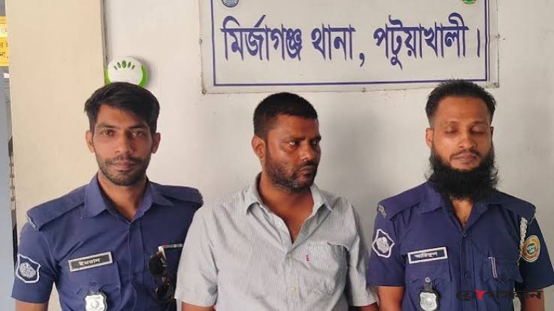 গ্রেপ্তারি পরোয়ানার জেরে আইনজীবী দম্পতিকে কুপিয়ে জখম, গ্রেপ্তার ১